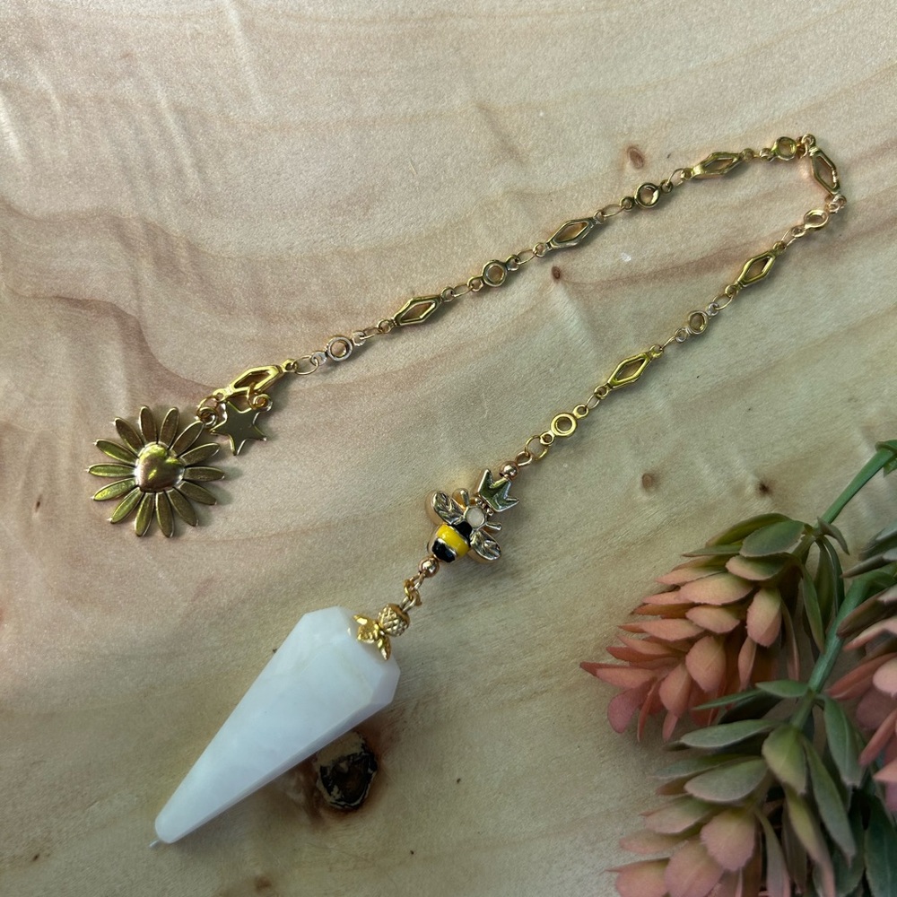 Queen Bee Pendulum